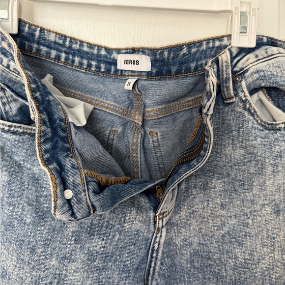 High Rise Blue Acid-Wash Jeans - Picture 3 of 5